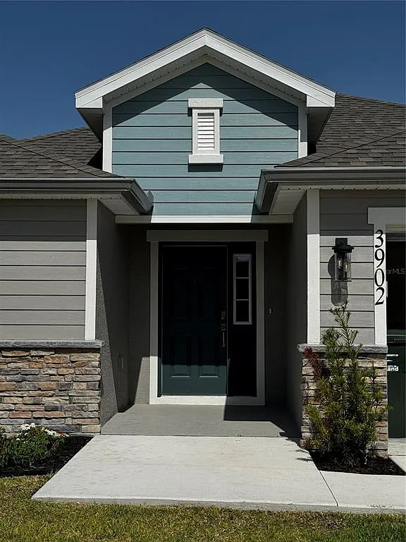 3 bed, 2.0 bath, 2005 sqft, $2,895 — Photo 2
