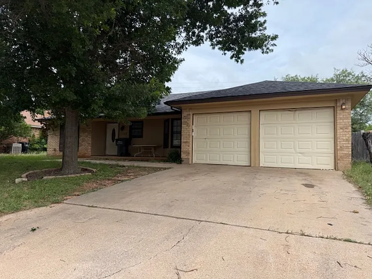7534 John Carroll Dr — Photo 2