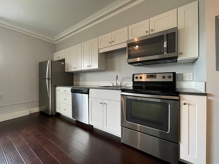 5721-5727 Elwood Street — Photo 2