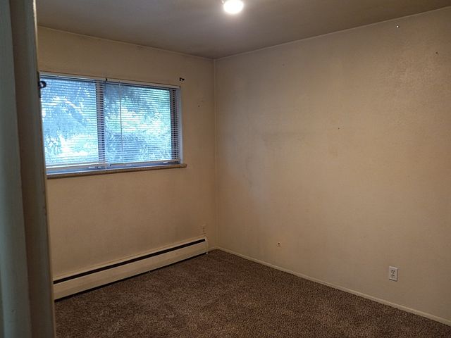 1260 Elder Ave. #12 - right bedroom