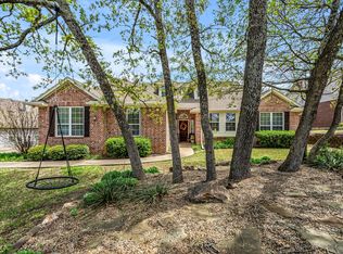 115 Seminole Dr, Lake Kiowa, TX 76240