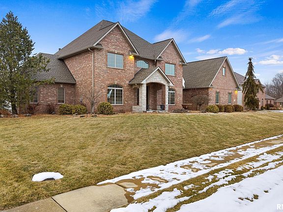 2nd image of 31 Sapphire Point