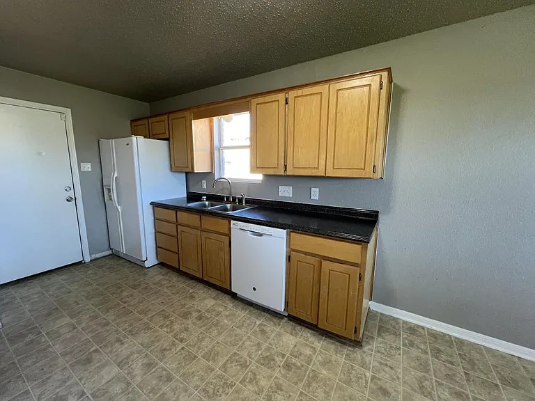 4115 Mustang Dr — Photo 10