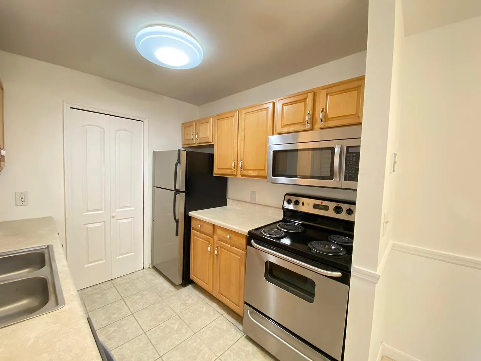 2 bed, 943 sqft, $1,500 — Photo 3