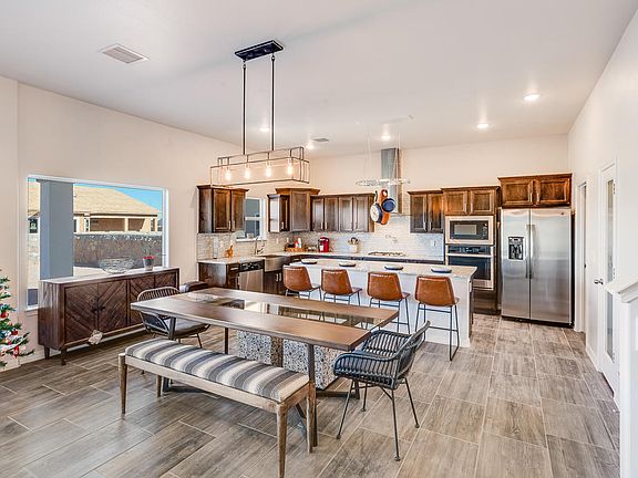 5th image of 416 Villa Bonita Dr