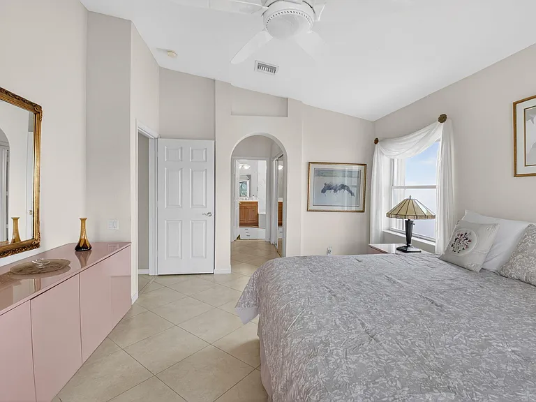 5256 Glenville Dr — Photo 32