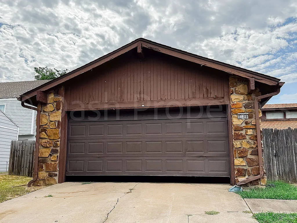 3 bed, 2.0 bath, 1475 sqft, $1,600 — Photo 1
