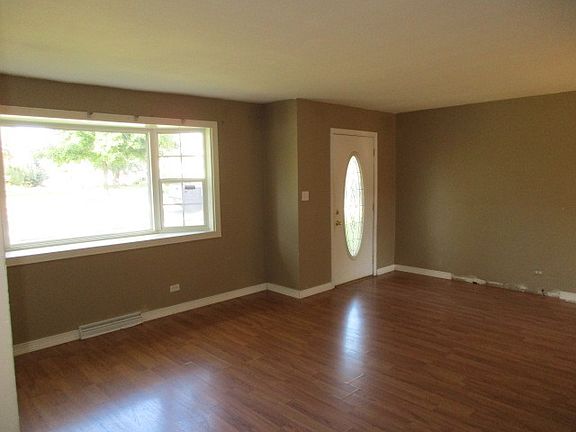 2nd image of 1417 W Glen Flora Ave