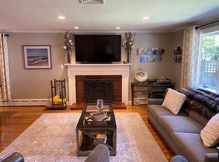 62 Oakwood Rd, Newton, MA 02466