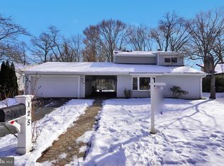 125 Hillsdale Dr, Sterling, VA 20164