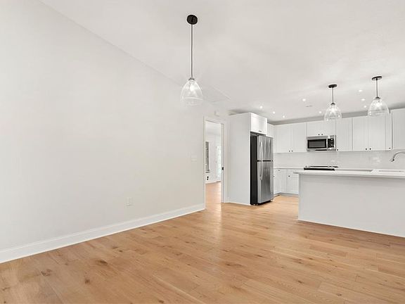 4th image of 1399 Vermeer Dr