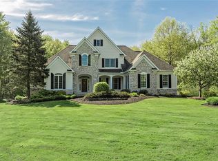 8185 Carrington Pl, Chagrin Falls, OH 44023