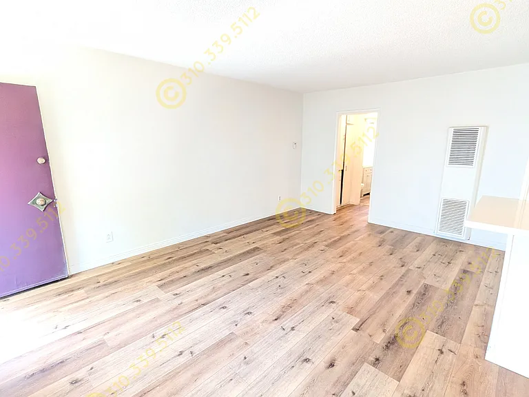 1517 Beloit Ave #8 — Photo 6