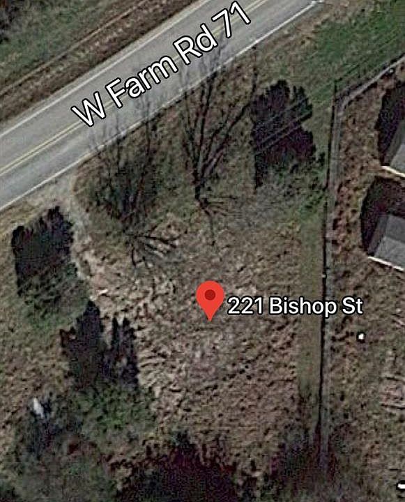 2nd image of 221 Bishop St