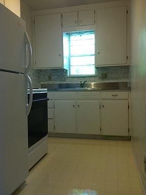 4th image of 122 Durand St APT 5