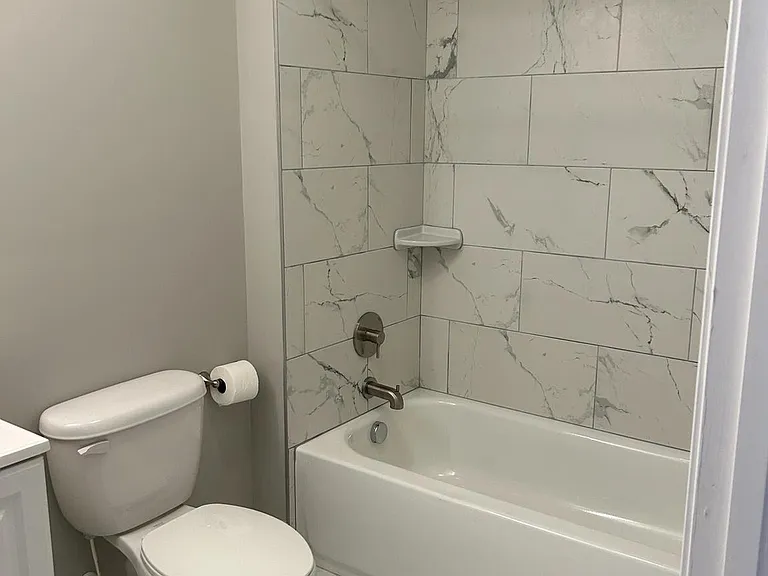 100 W Lexington St #505 — Photo 19