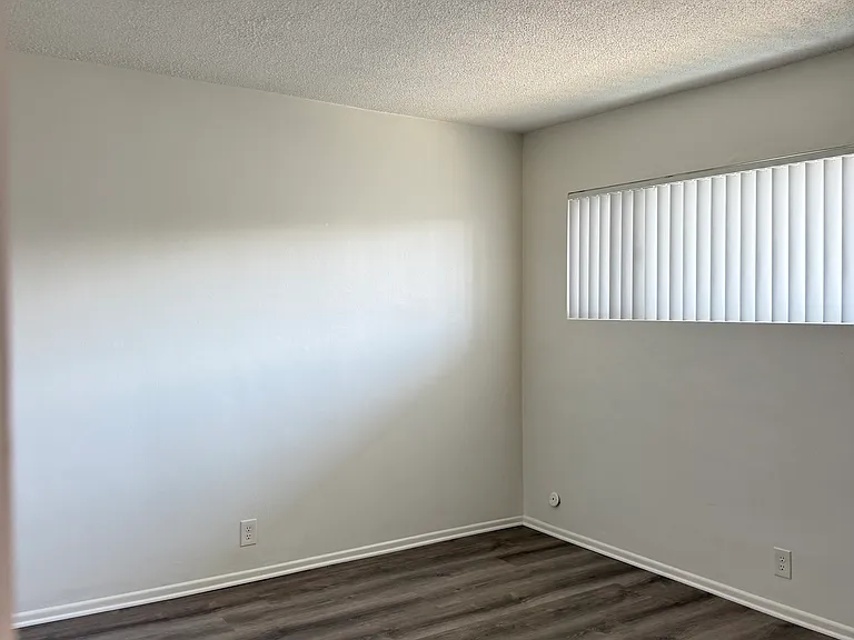 9641 Maureen Dr #5 — Photo 24