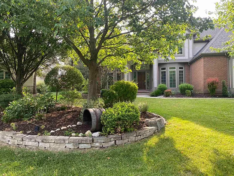 8034 Balmoral Ct — Photo 3