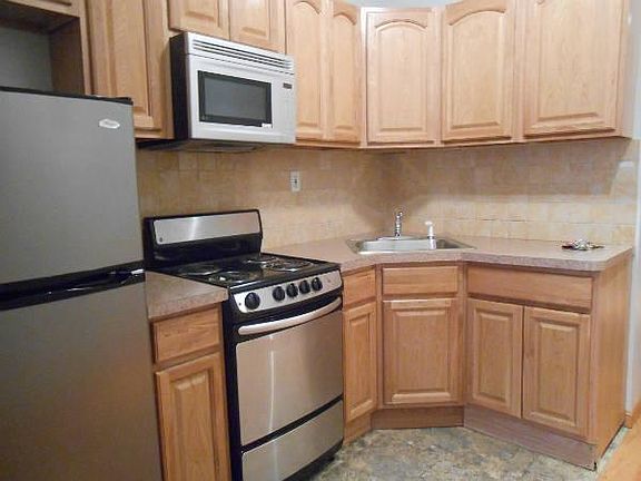 4th image of 677 9th Ave APT 2N