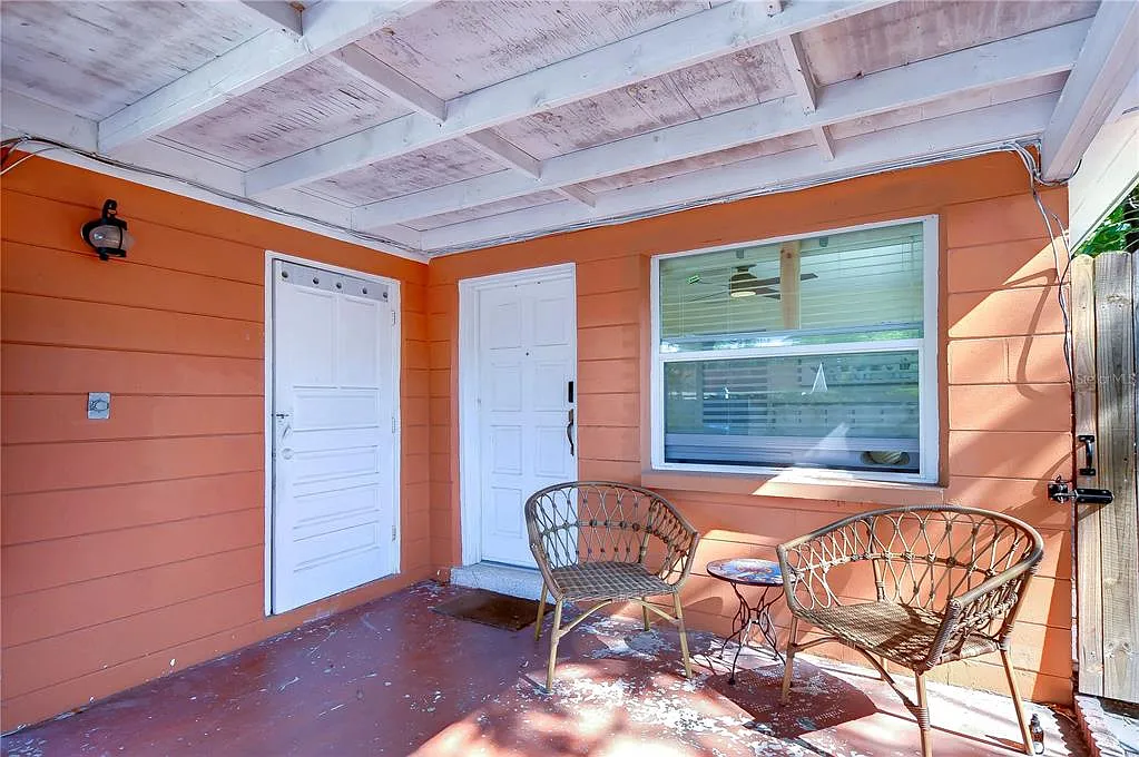 1 bed, 1.0 bath, 350 sqft, $1,350 — Photo 2