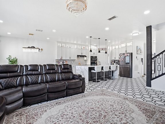 4th image of 2337 Buelingo Ln