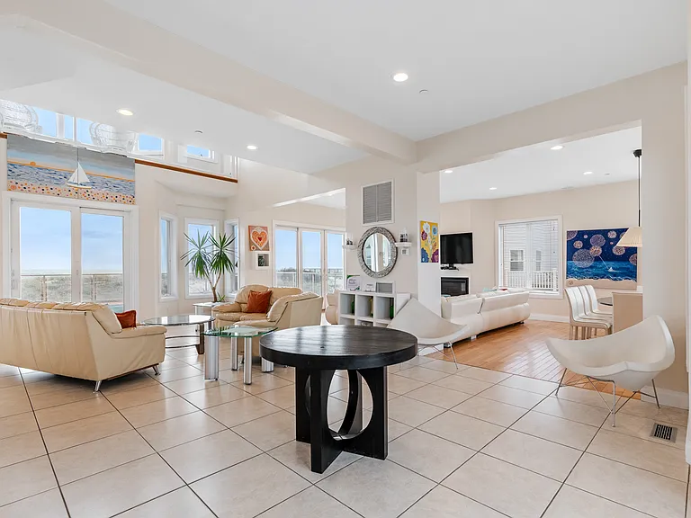 915 Dune Rd — Photo 10