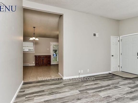 5th image of 1065 Saint Anthony Ln