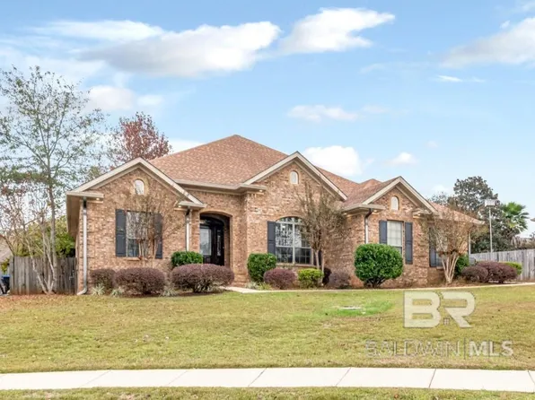 9820 Richmond Dr N, Mobile, AL 36695