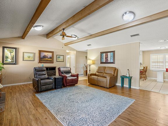 4th image of 330 Reed Rd