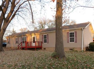 2709 SW Lower Lake Rd, Saint Joseph, MO 64504