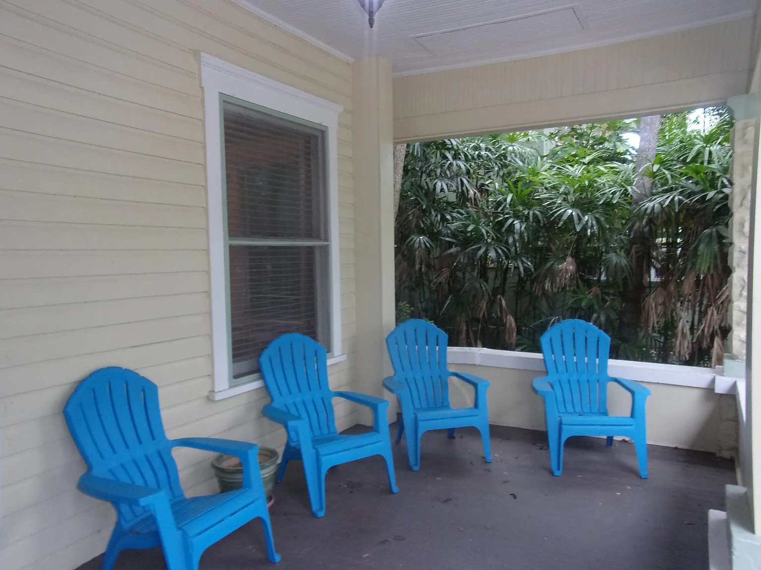 Studio, 150 sqft, $925 — Photo 2