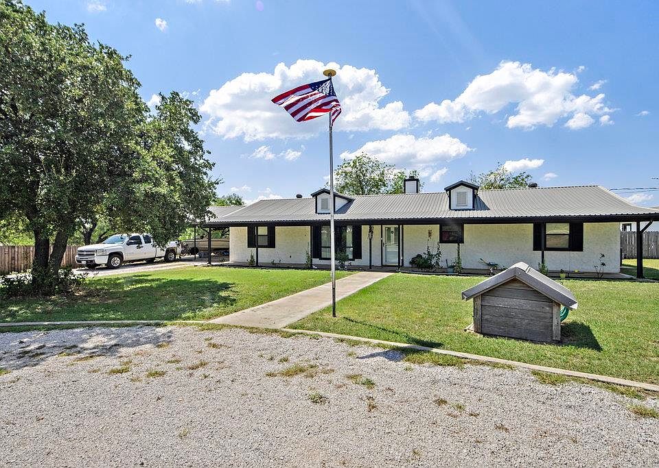 1st image of 805 Rock Street