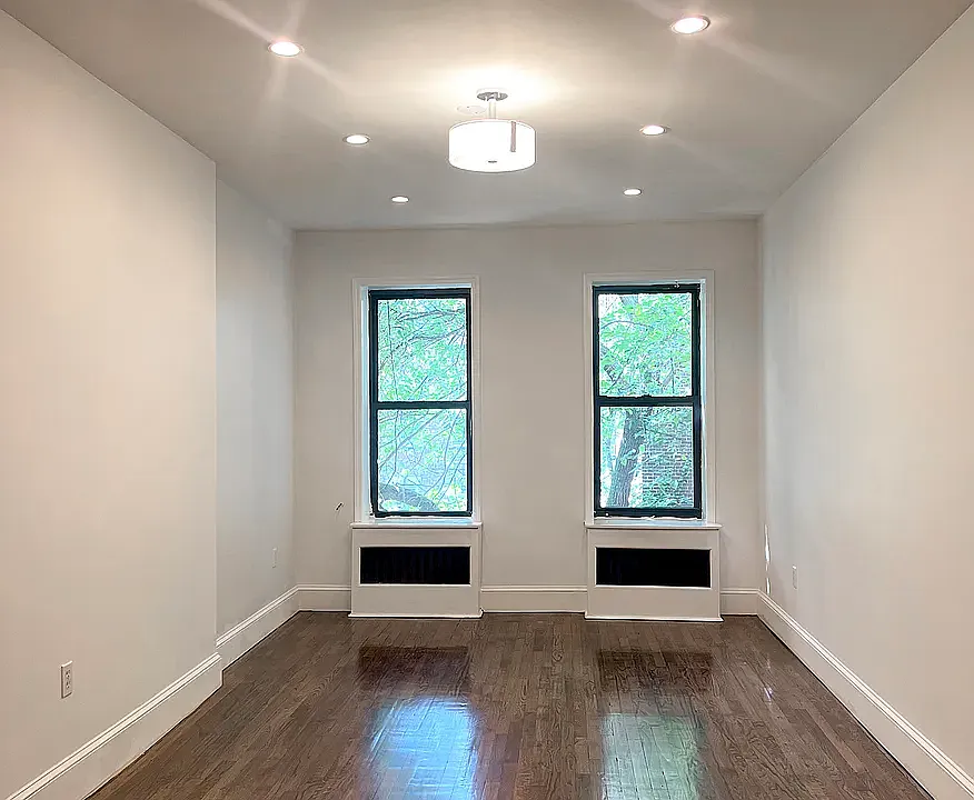 322 W 104th St #4-R
