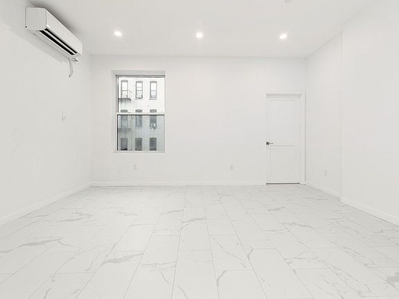 3rd image of 115 W 136th St #B2