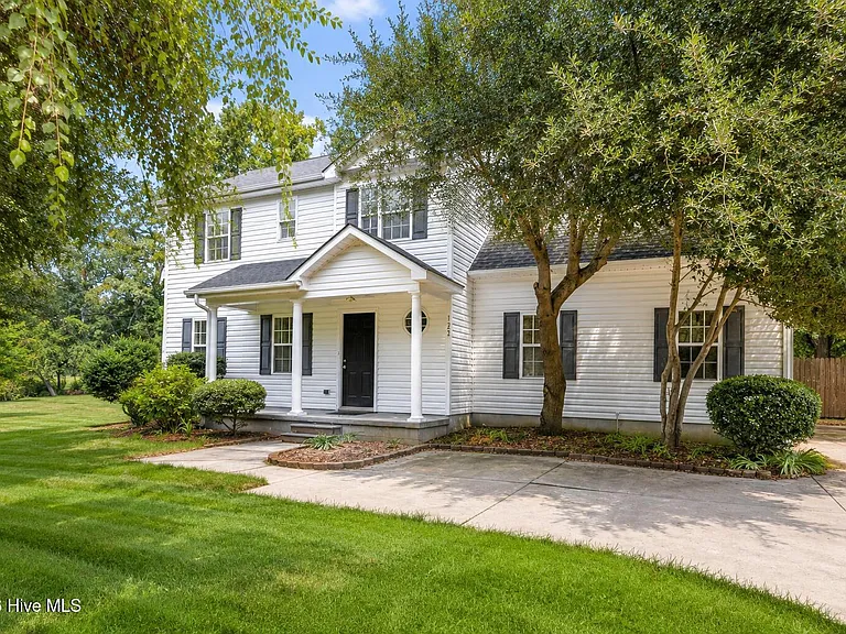 123 S Park Ln — Photo 3