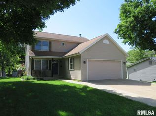504 S Henry St, Eureka, IL
