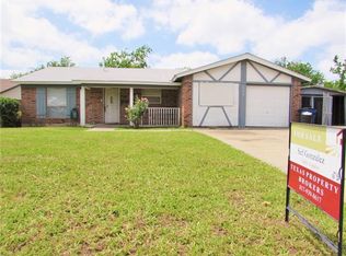 300 Coury Rd, Everman, TX 76140