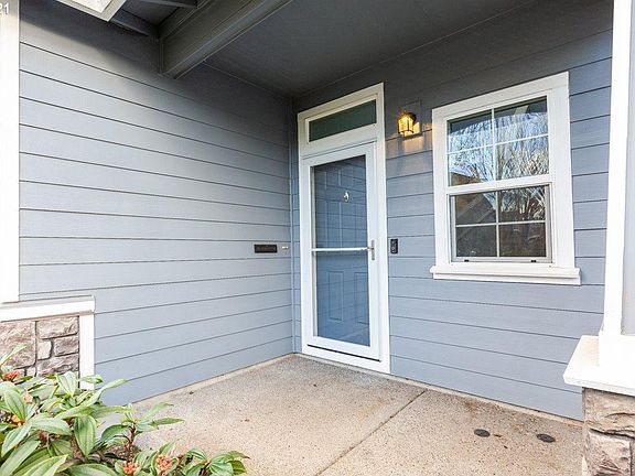2nd image of 3482 SE San Marino Ave