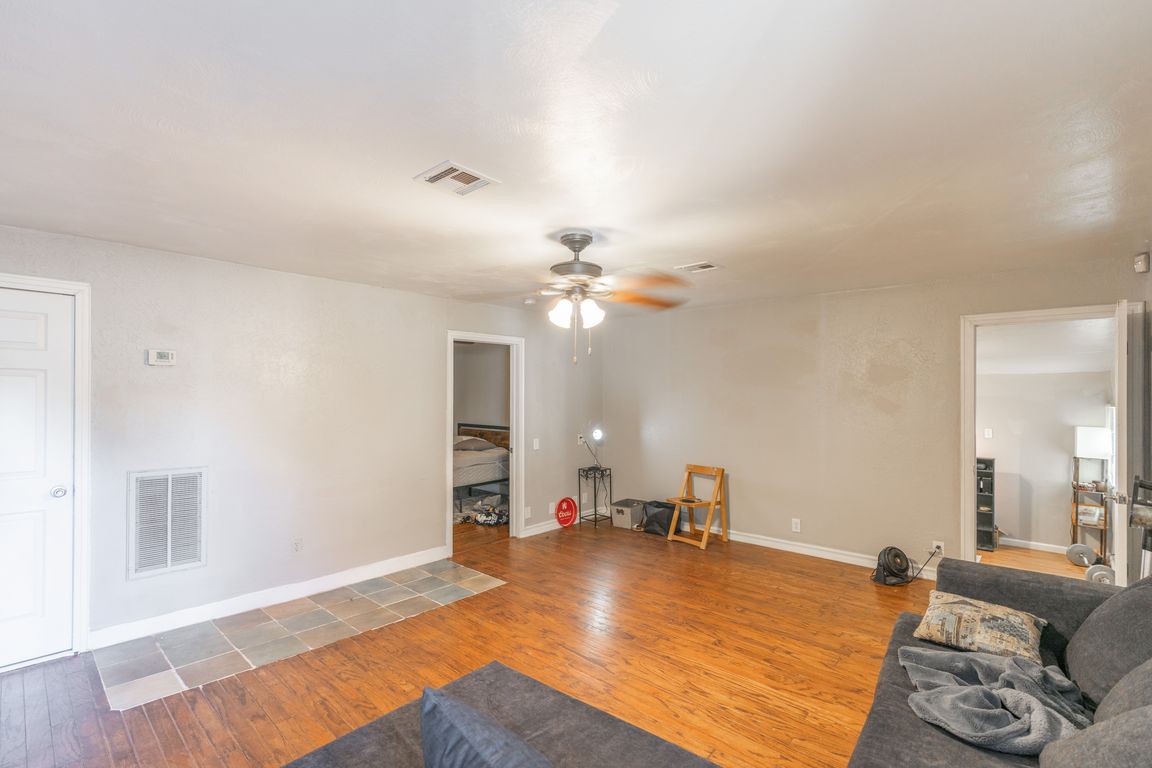 next background image