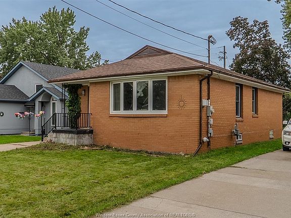 3rd image of 257 Dieppe St