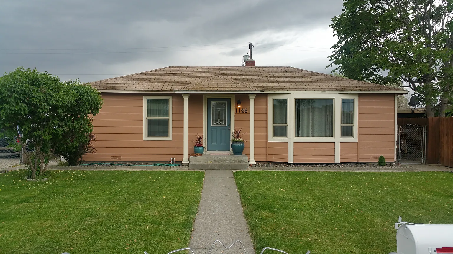 1128 W Irving St photo 1