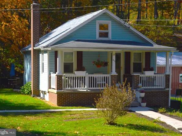 544 S Main St, Pleasant Gap, PA 16823