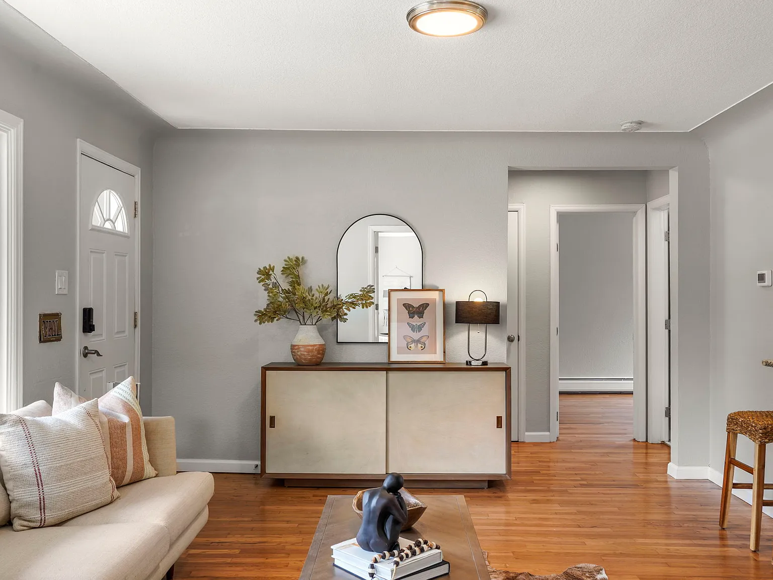 3 bed, 1133 sqft, $3,200 — Photo 4