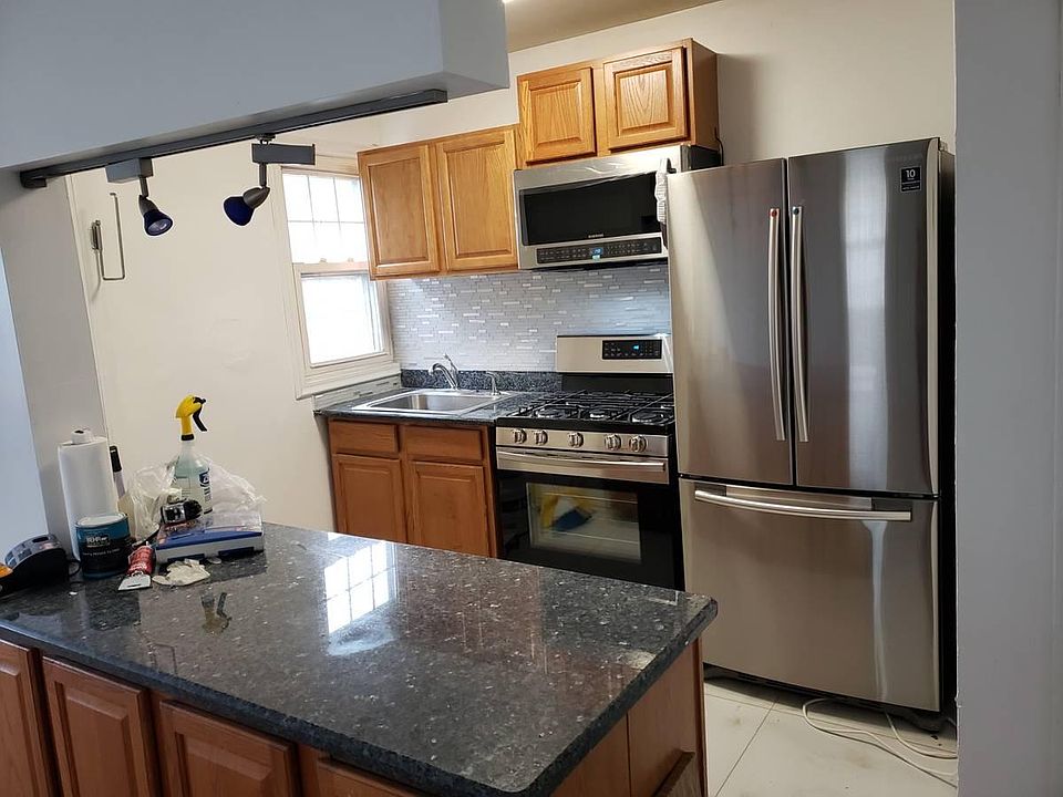 1st image of 201 Willets Ave #2F