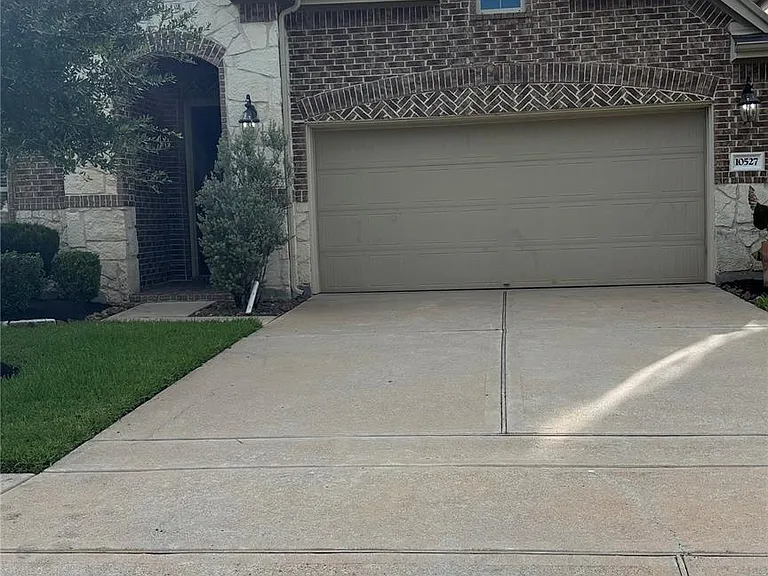 10527 Angeline Springs Ln — Photo 1