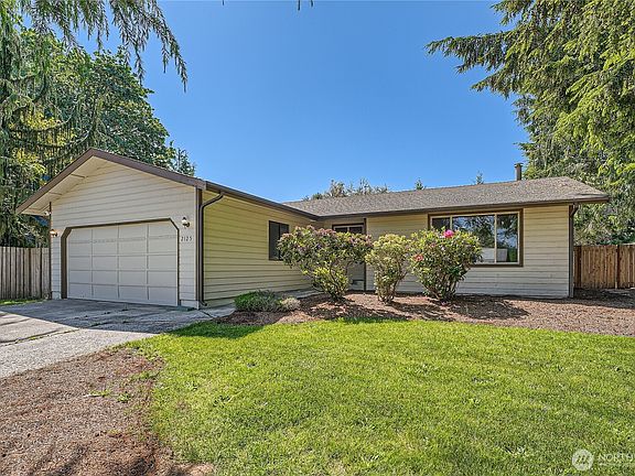 2nd image of 2125 27th Court NE