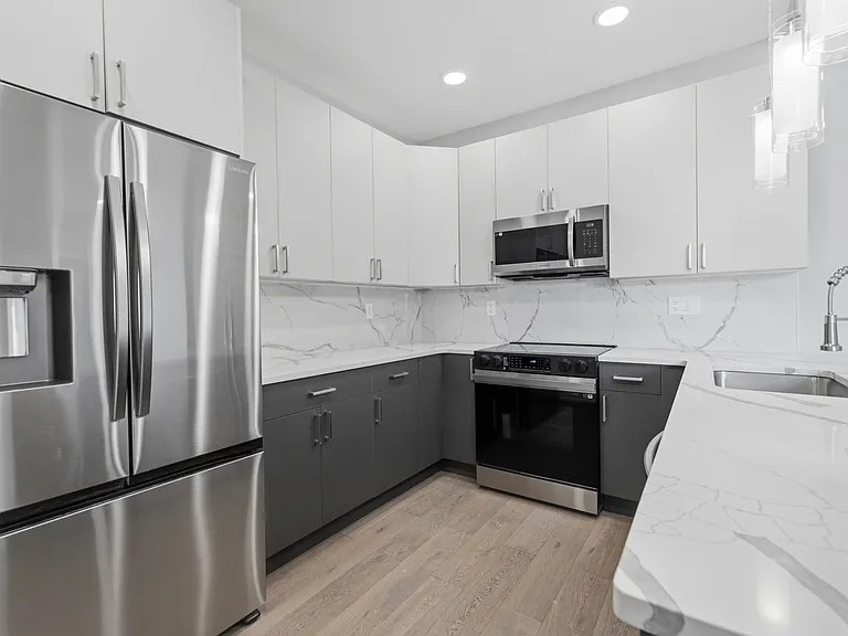 1111 S 24th St #103 — Photo 5