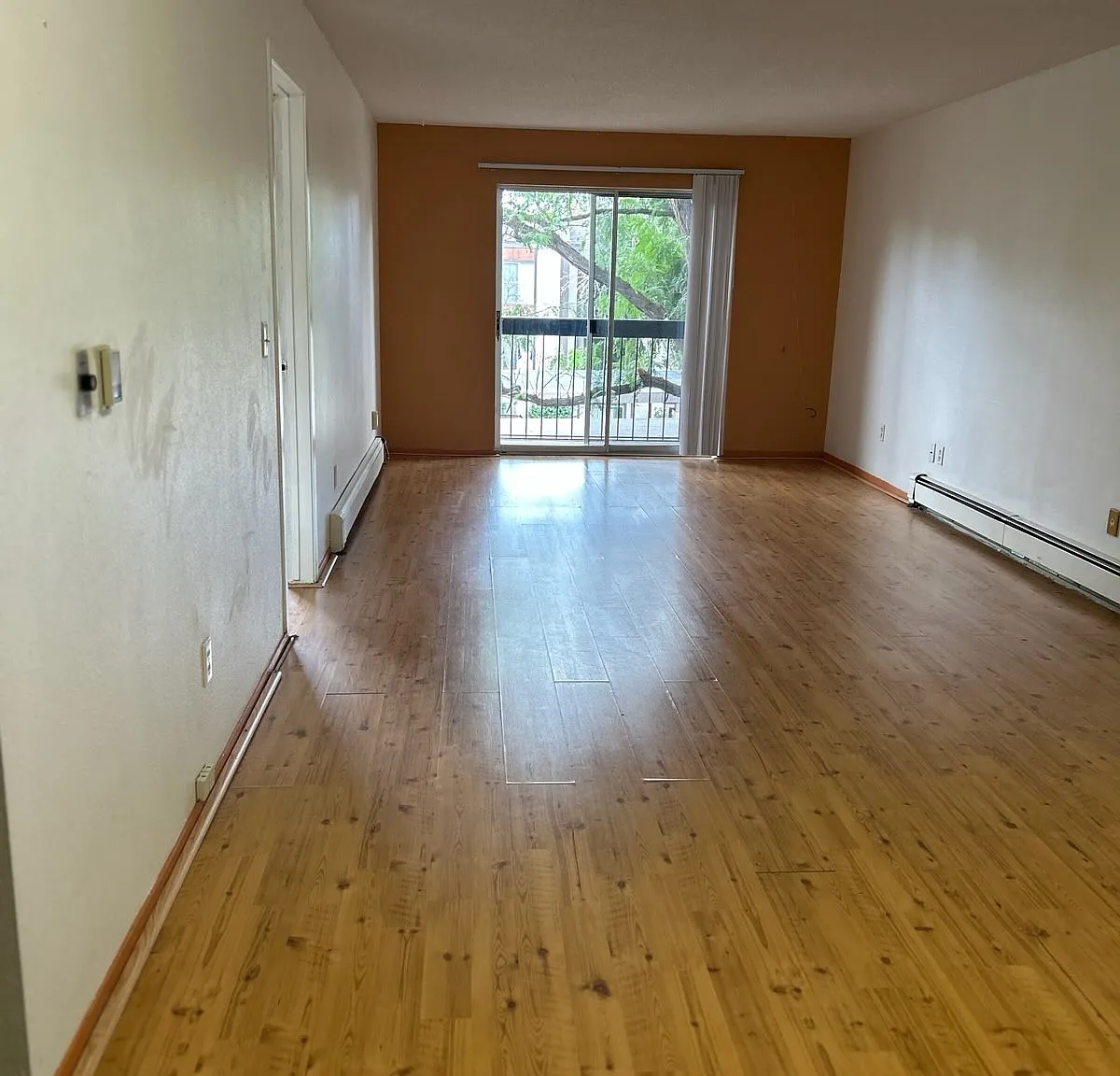2 bed, 846 sqft, $1,400 — Photo 1