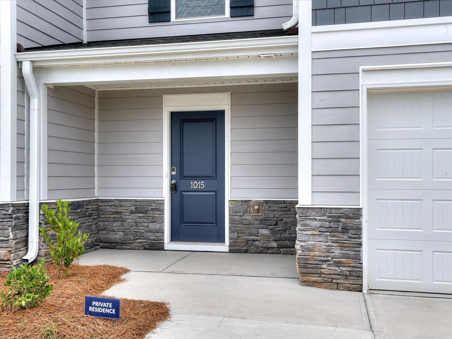 4 bed, 3.5 bath, 1892 sqft, $2,200 — Photo 4