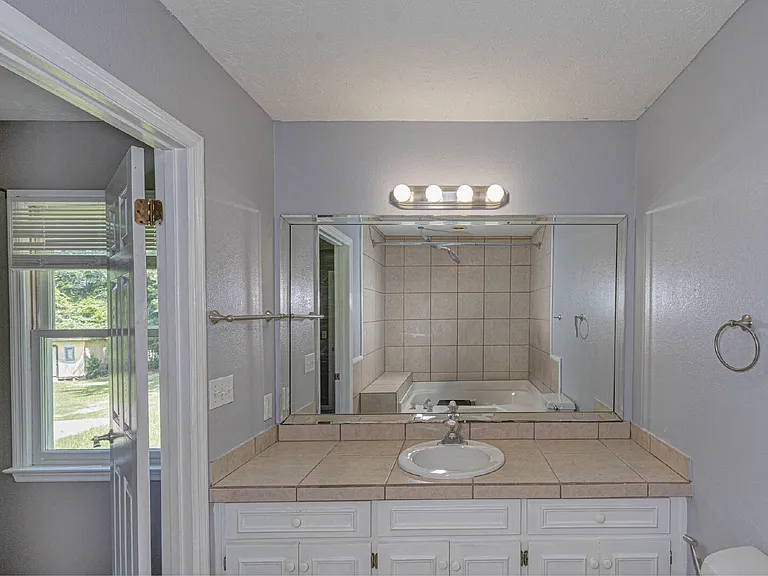 6913 Dorsey Dr — Photo 13